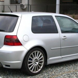 Maxton bočni produžeci za GOLF 4 3 DOOR < R32 LOOK >