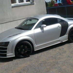 Maxton bočni produžeci za Audi TT 8N < R8 Look >
