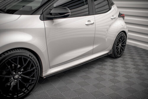 Maxton side skirt diffusers V.1 + Flaps for Toyota Yaris Mk4