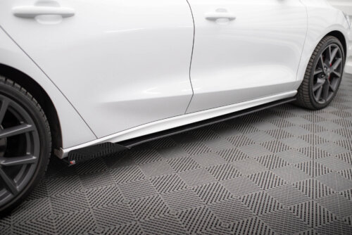 Maxton Street Pro side skirt diffusers + Flaps for Ford Focus ST / ST-Line Mk4