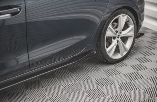 Maxton Street Pro side skirt diffusers + Flaps for Seat Leon FR Mk4