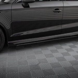 Maxton Street Pro bočni produžeci V.1 + Flaps za Audi RS3 Sedan 8V Facelift