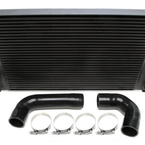 TC intercooler 630×410×50 mm, crn – za VAG 1.8/2.0 TFSI MQB (Golf VII GTI/R, S3 8V, Leon Cupra, Octavia RS, 2012–2019)