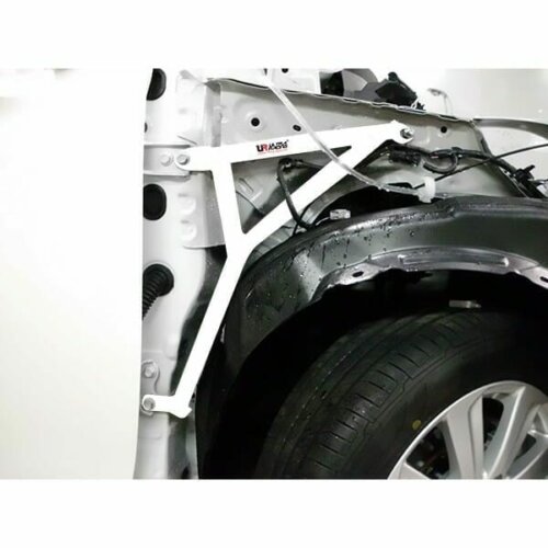Ultra Racing 3-point fender brace for Toyota Vios XP150/Yaris XP130