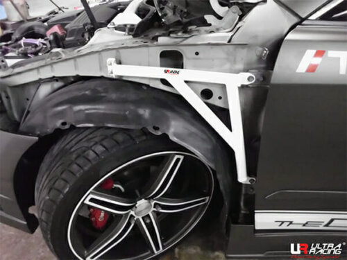 Ultra Racing ojačanje blatnika za Toyota Camry XV40 2.4 2WD