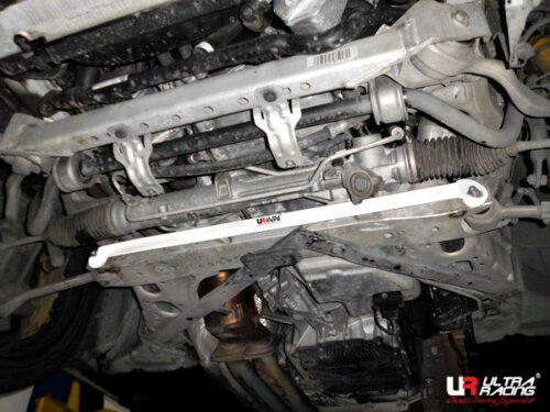 Ultra Racing front lower chassis brace for BMW 3 E92