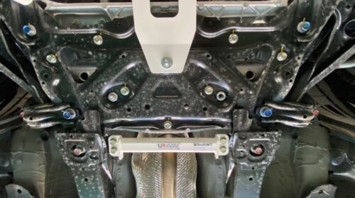 Ultra Racing prednja donja ojačitev šasije za Honda Civic XI (FE)