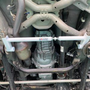 Ultra Racing prednje donje pojačanje šasije za Suzuki Jimny IV (GJ)