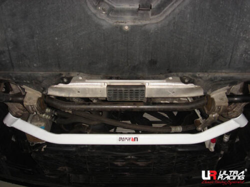 Ultra Racing front lower chassis brace for BMW 5 E60