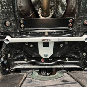 Ultra Racing prednje donje ojačanje šasije za Honda Civic XI (FE)
