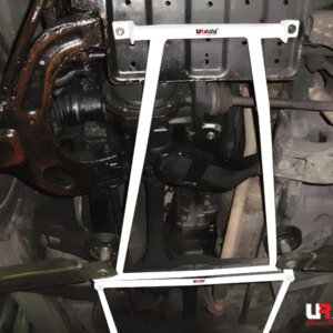 Ultra Racing prednja donja ojačitev šasije za Daihatsu Feroza I F300