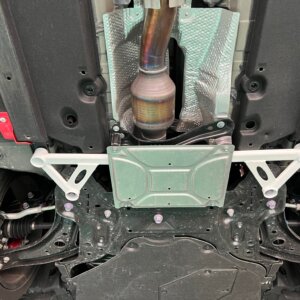 Ultra Racing prednje donje pojačanje šasije za Toyota GR Yaris XP210