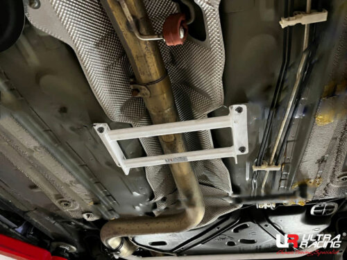Ultra Racing srednje donje ojačanje šasije za Ford Fiesta ST VI/JA8