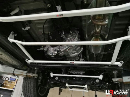 Ultra Racing srednje donje pojačanje šasije za Toyota Hilux Revo VIII