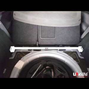Ultra Racing stražnja gornja ukruta za Volkswagen Golf V (1K)