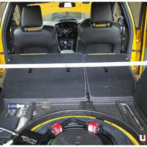 Ultra Racing stražnja gornja strut brace za Ford Focus III