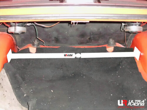 Ultra Racing stražnja strut brace za Ford Escort Mk II 1.6