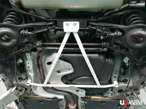 Ultra Racing 3-točkovno stražnje donje ojačanje šasije za Volvo V40 II