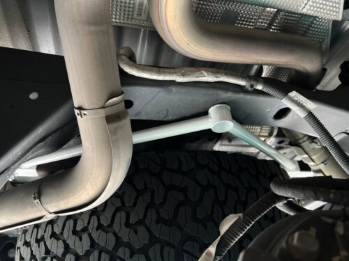 Ultra Racing stražnje donje ojačanje šasije za Ford Ranger Raptor VI (P-703)