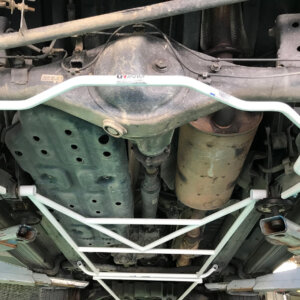Ultra Racing stražnje donje ojačanje šasije za Toyota Fortuner I AN50