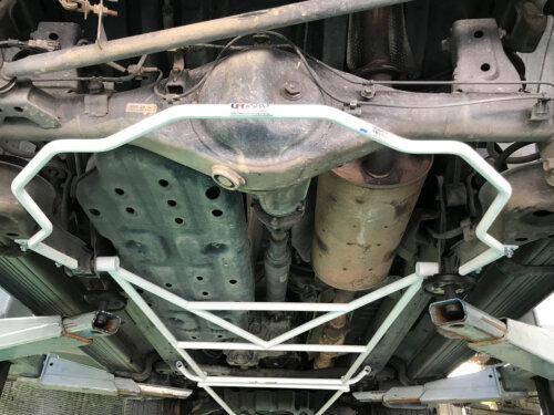 Ultra Racing stražnje donje ojačanje šasije za Toyota Fortuner I AN50