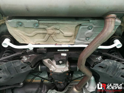 Ultra Racing rear lower chassis brace for BMW 1 F20