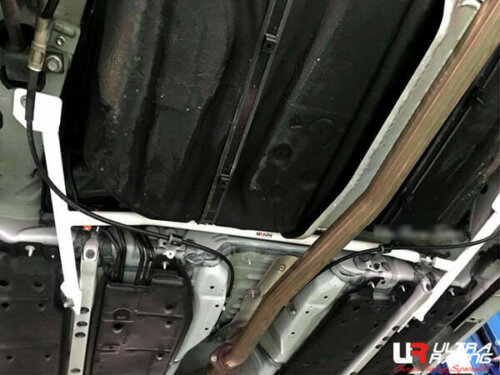 Ultra Racing rear lower chassis brace for Lexus ES 250 XV60