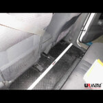 Ultra Racing interior body brace for Nissan Cube II Z11