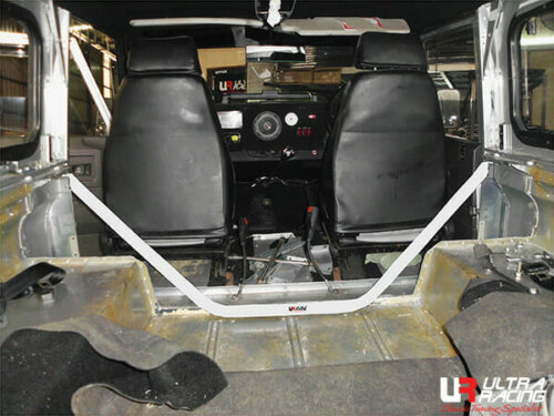 Ultra Racing unutarnje ojačanje za Land Rover Defender 110