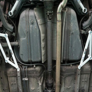 Ultra Racing stražnje donje pojačanje šasije za Toyota Caldina T240 (2002–2007)