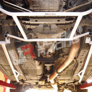 Ultra Racing pojačanje šasije za Nissan Silvia S15