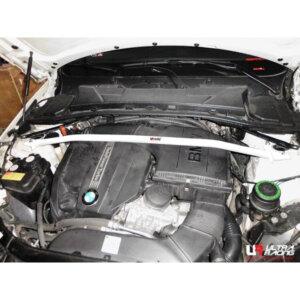 Ultra Racing prednja gornja ukruta za BMW 1 E82 i BMW 3 E90/E92/E93