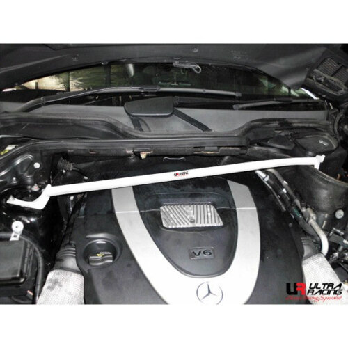 Ultra Racing front strut brace for Mercedes-Benz M-Class W164