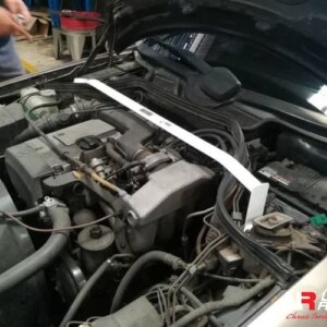 Ultra Racing prednja gornja opornica amortizera za Mercedes-Benz E-Class W124
