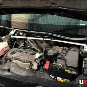 Ultra Racing prednja gornja strut brace za Toyota Alphard/Vellfire AH20 2.4
