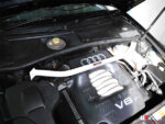 Ultra Racing front strut brace for Audi A6 C5