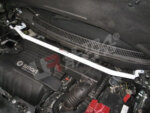 Ultra Racing front strut brace for Smart Forfour W454