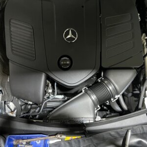 Ultra Racing prednja gornja opornica amortizera za Mercedes-Benz C-Class W206