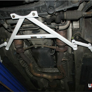 Ultra Racing prednja gornja strutbar za Lexus SC 430 Z40