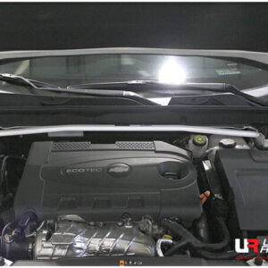 Ultra Racing prednja gornja strut brace za Chevrolet Malibu VIII 2.4 2WD