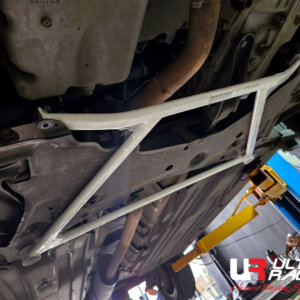 Ultra Racing prednje donje ojačanje šasije za Suzuki Vitara LY