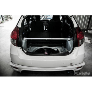 Ultra Racing stražnja strut brace za Toyota Yaris III (XP130)