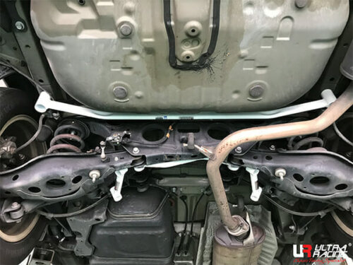 Ultra Racing rear lower chassis brace for Toyota Harrier XU60