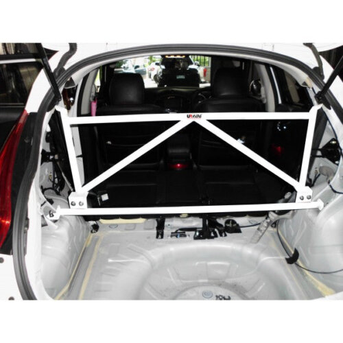 Ultra Racing body reinforcement for Nissan Juke I F15