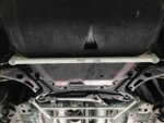 Ultra Racing prednje donje ojačanje šasije za Mitsubishi Outlander III