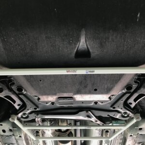 Ultra Racing front lower chassis brace for Mitsubishi Outlander III