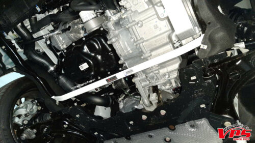 Ultra Racing front lower chassis brace for Ford Focus IV