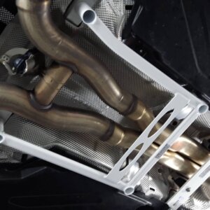 Ultra Racing mid lower chassis brace for Mercedes-Benz C-Class S205 C63 S