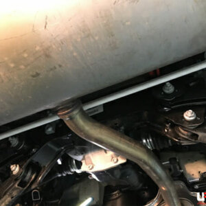 Ultra Racing rear lower chassis brace for BMW X4 F26