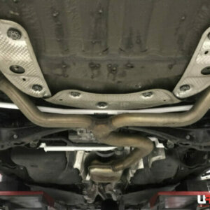 Ultra Racing rear lower chassis reinforcement for Škoda Superb III/Volkswagen Passat B8